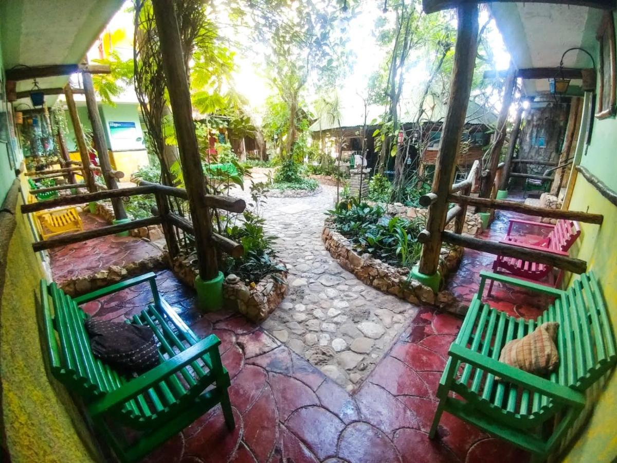פדרנאלס Hostal Dona Chava מראה חיצוני תמונה